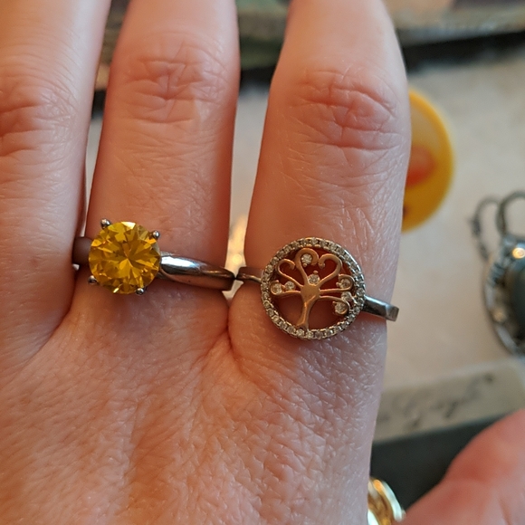 Jewelry set of 12 (donated) - Picture 9 of 11